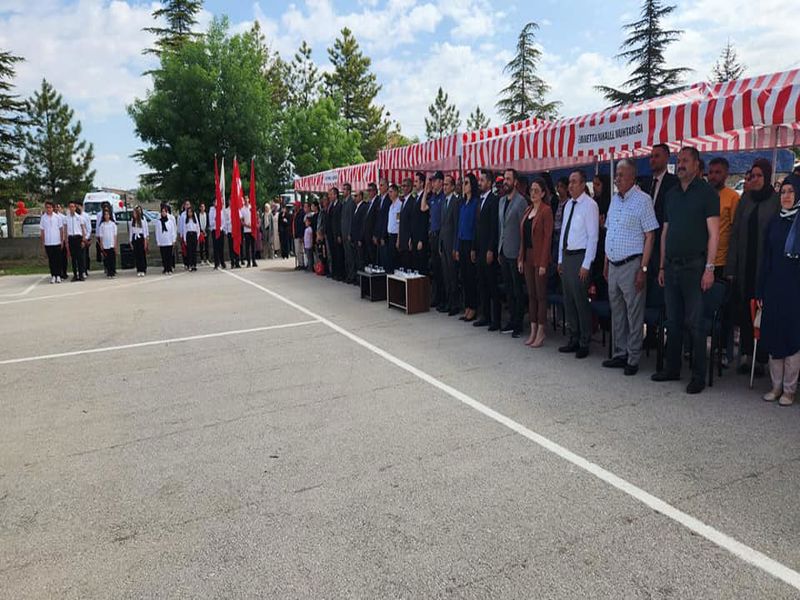 Kaymakamımız Sn. Ramazan Aykut SAKA’nın katılımı ile 19 Mayıs Atatürk’ü Anma, Gençlik ve Spor Bayramı büyük bir coşku ile kutlandı